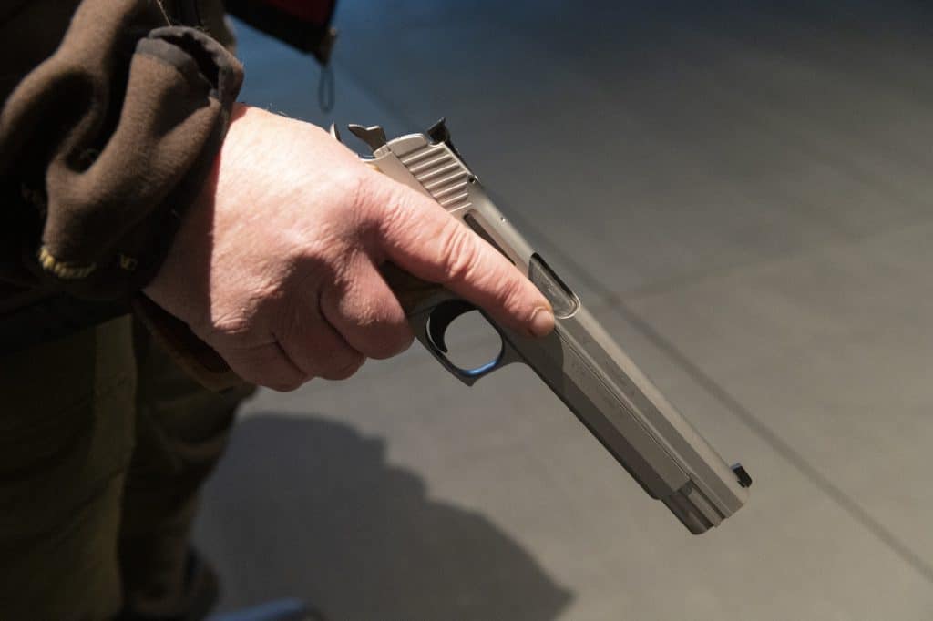”Poliser borde få hårdare straff än jägare”