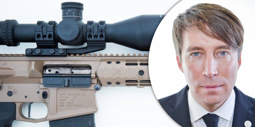 SD-topp lämnar post efter vapenbråk